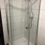 U Adama Pensión 3*